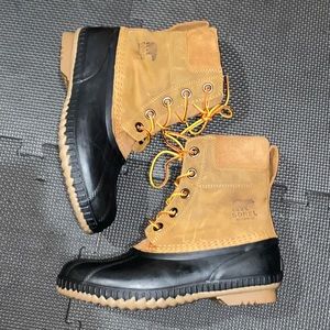 Sorel Cheyenne II Winter Duck Boot Youth size 6 Tan Black Waterproof Snow Rain